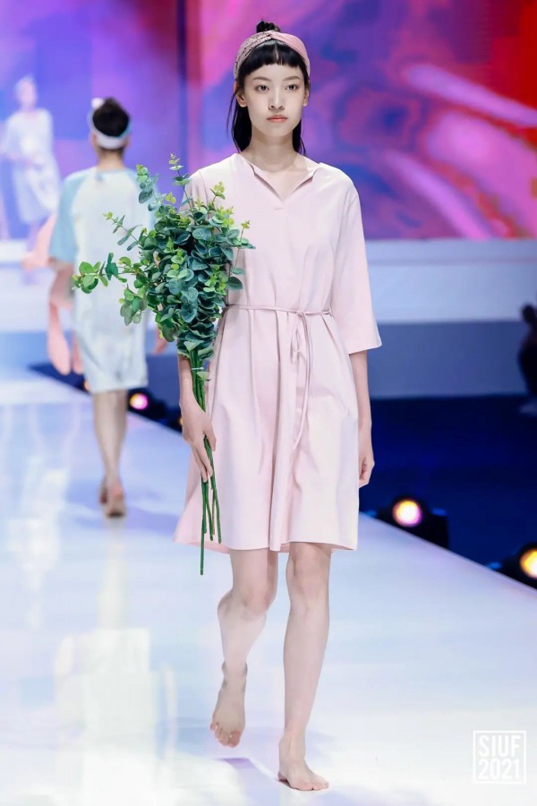 SIUF2021秀场直击| 伊丝艾拉·淳度·立美力·闺秘·唯美联合发布秀惊艳全场