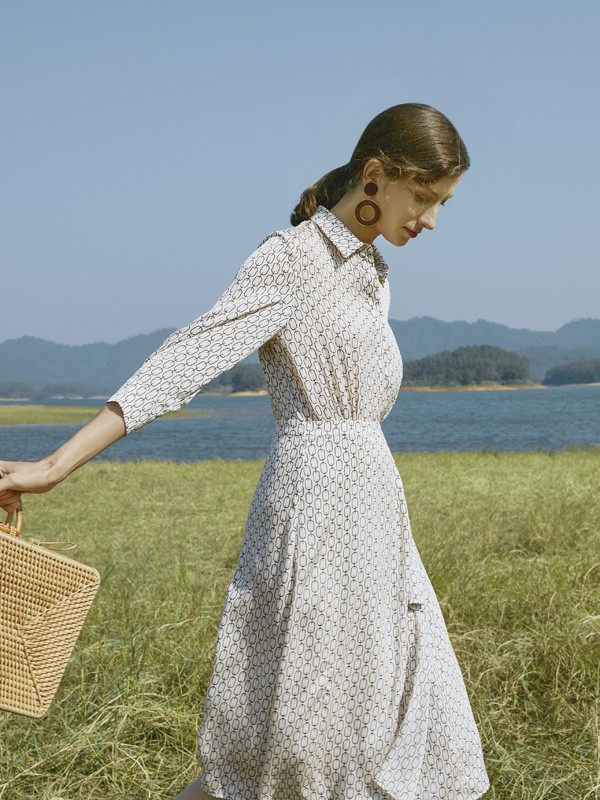 夏日职场怎么穿更清爽优雅?卡蔓打造气质女人