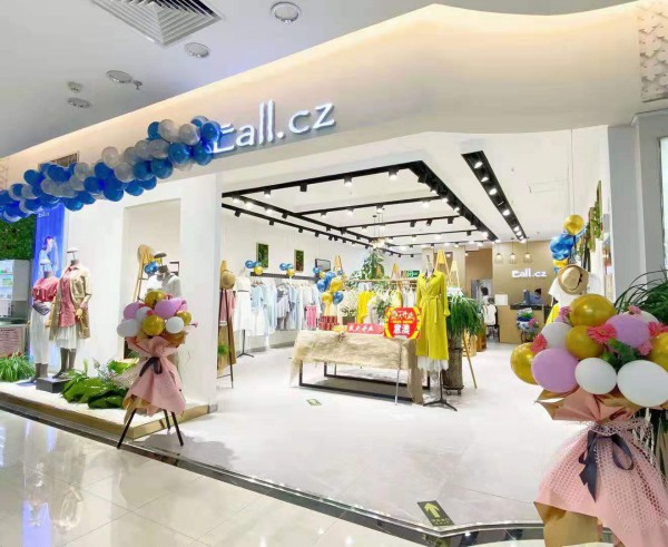 五月喜讯!意澳女装东莞石龙,新疆昌吉新店成功开业!