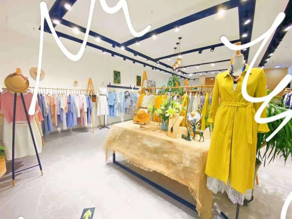 五月喜讯!意澳女装东莞石龙,新疆昌吉新店成功开业!