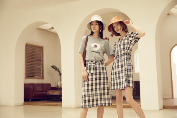 YYMOLI樱语茉莉:夏天别乱穿衣服,搭配这些单品马上时髦百倍!