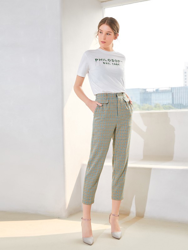 简约好穿的印花T恤 不同风格搭配给你更多惊喜