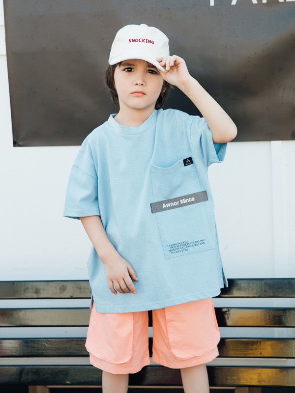 男生蓝色上衣怎么搭配 什么颜色的裤子最适合