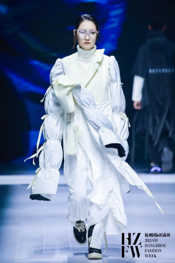 “重启.再生”浙江科技学院艺术设计与服装学院2021届服装与服饰设计毕业作品发布会