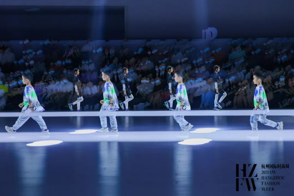 星空下的行走——WQKEKE X ️CZ KIDS联合秀