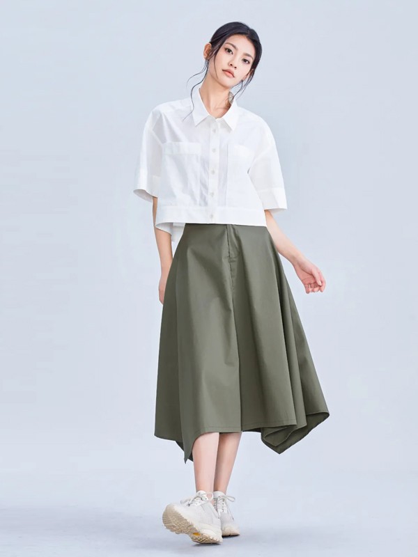 超级减龄的背带裙怎么搭配更具有复古风