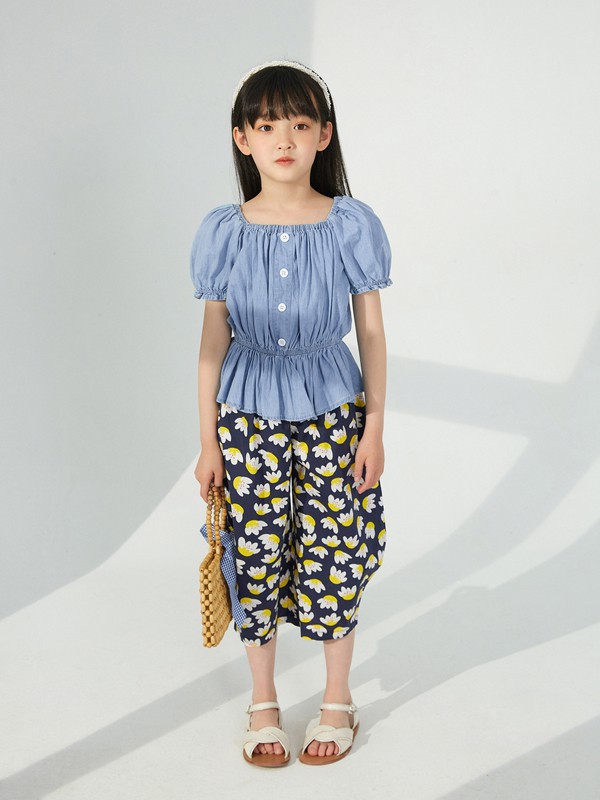 宽松舒适的衣服更适合孩子 植木给孩子更好的