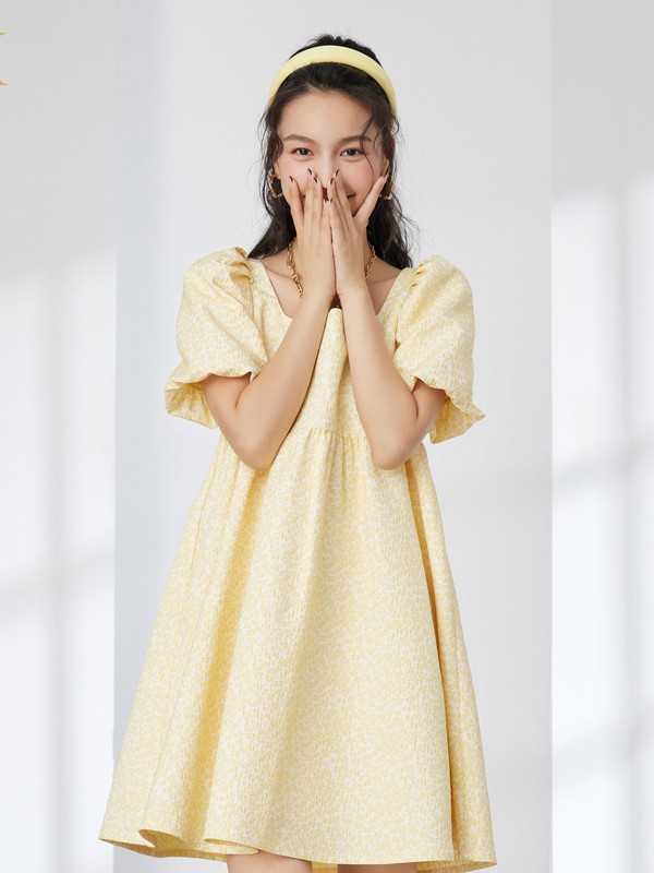 清新可爱的小裙子 更适合炎热的夏天