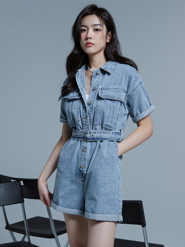 干净清爽的穿搭 让这个夏天更加清凉