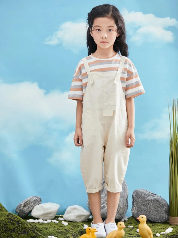 夏天背带裤怎么搭配更可爱 棕色&米白色哪款更好看