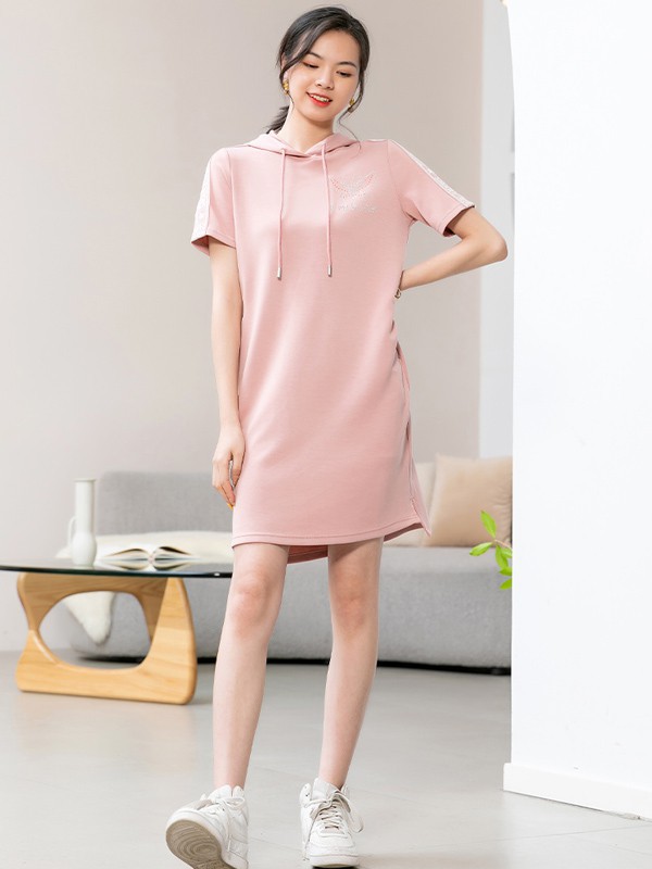 不同场合穿的连衣裙你入手了吗 优美世界打造精致女性