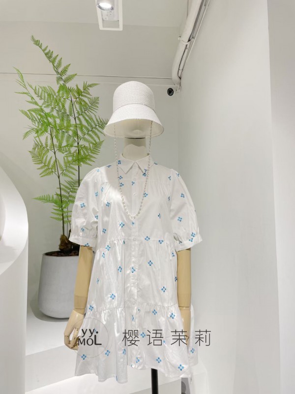 是时候Get YYMOLI樱语茉莉的“夏日感”穿搭了!