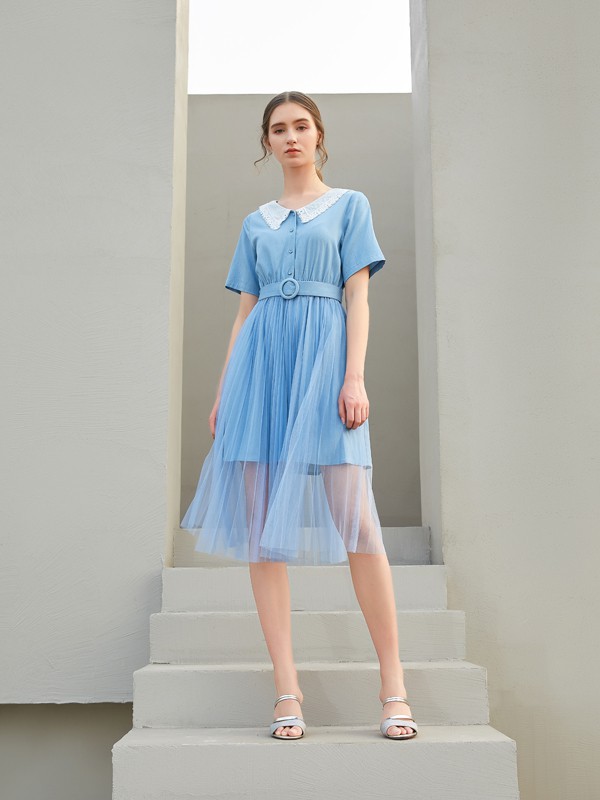 浅蓝色连衣裙怎么挑选 搭配什么鞋子好看