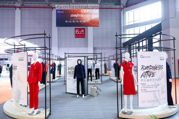 圆满收官!2021OUE职业装团服展场面火爆,未来可期