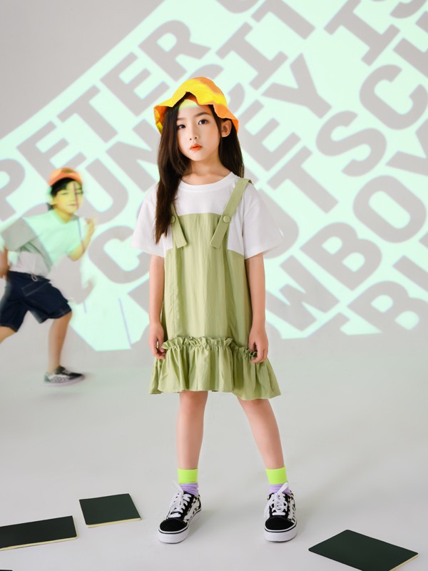 清爽俏皮的小裙子 快给你家孩子入手吧