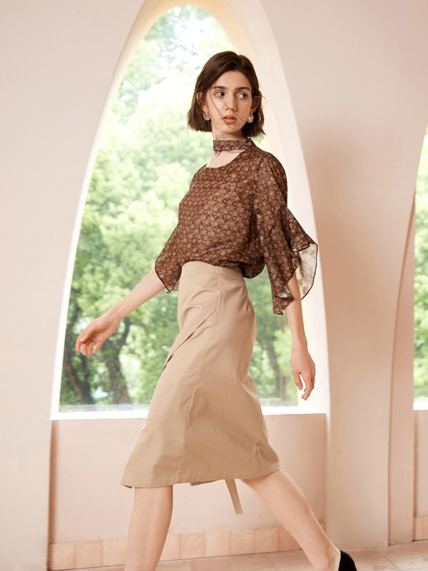 知性优雅的穿着搭配 女人味气质长裙