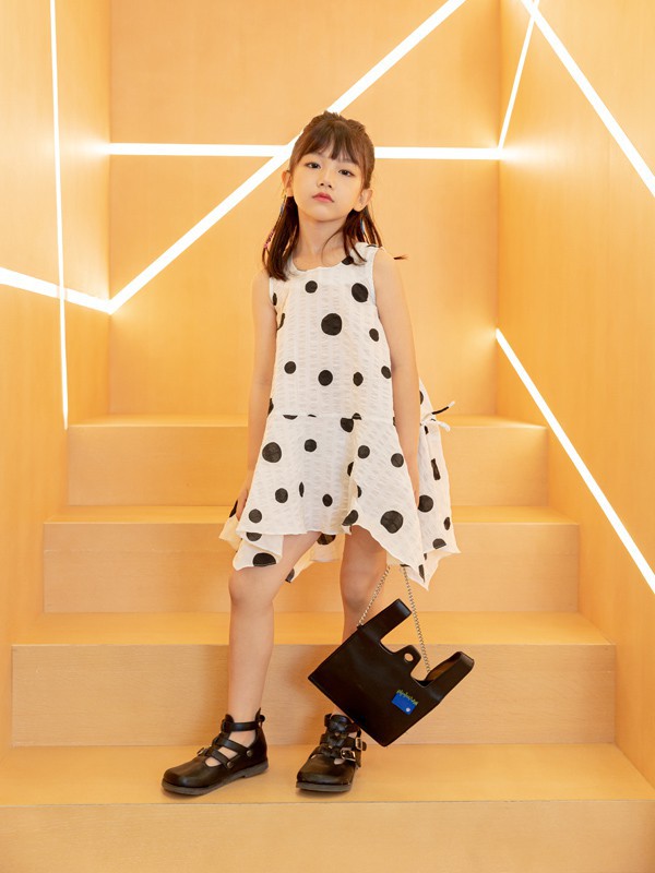 潮酷个性的童装穿搭 让孩子拥有自己的态度