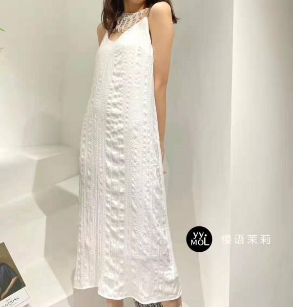 YYMOLI樱语茉莉 从倪妮的私服,聊聊大头瘦肩妹子怎么穿