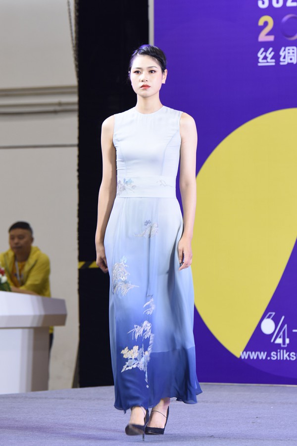 专访绣娘丝绸:山影水韵“苏州最江南”