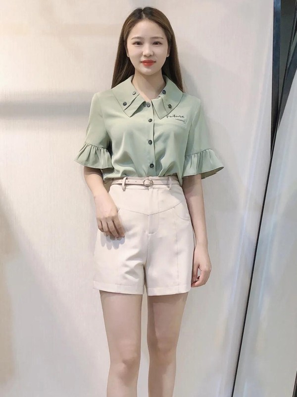 夏天怎么穿更加简约大方 雁腾逸女装更具设计感