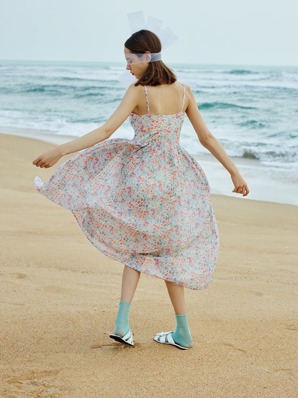 什么样的裙子更适合夏天 方示带你感受清凉