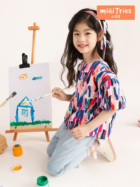 充满夏日色彩的小女孩穿搭