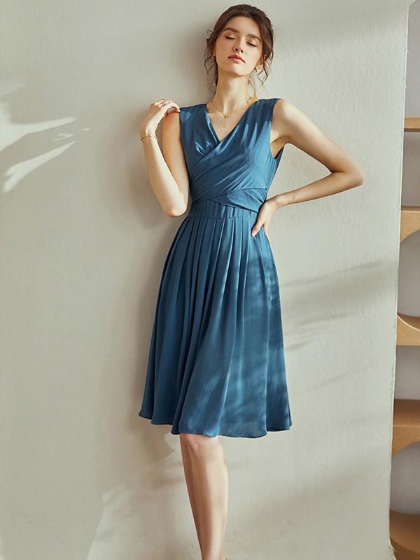 背心裙怎么挑选 怎么搭配更好看