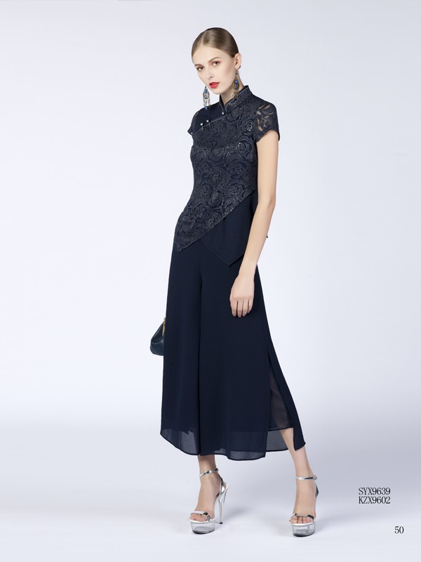 中老年印花连衣裙怎么挑选更减龄