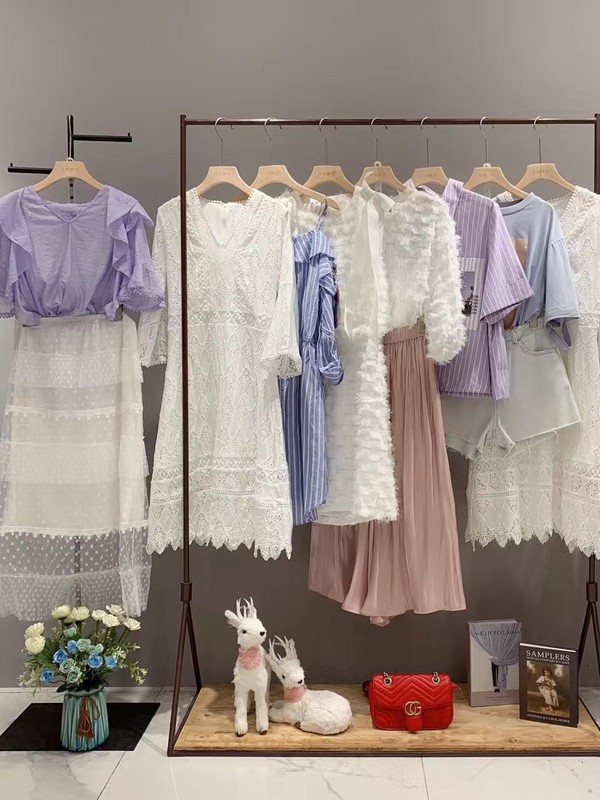 软妹子服装怎么挑选 紫色系和粉色系哪款更气质