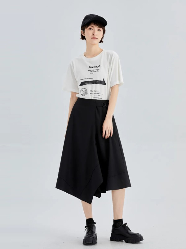 黑色半身裙怎么穿 搭配白色上衣好看吗