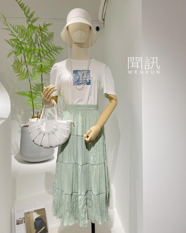 就算莫兰迪也抵抗不了这薄荷绿“闻讯”优雅女装