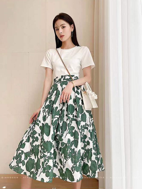 夏天穿什么半身裙更能遮住小肚子