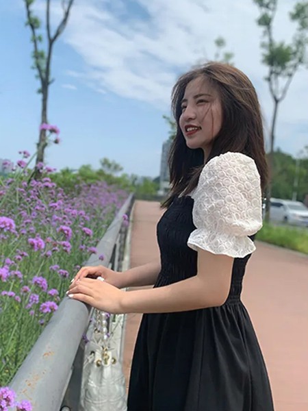 黑色连衣裙&波点连衣裙哪款更好看 经典耐看的裙子你值得入手