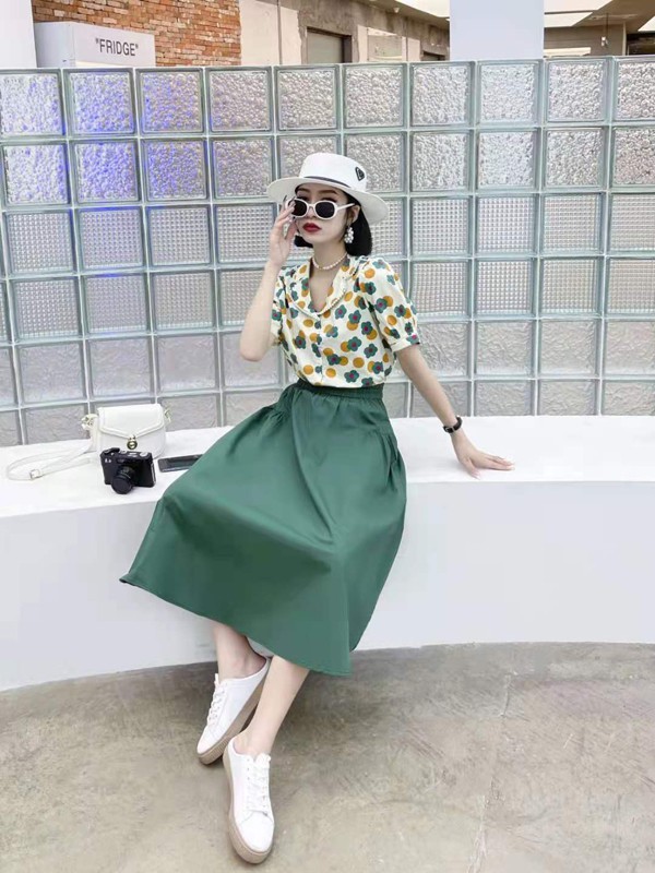 夏天半身裙套装怎么选择 什么颜色更时尚