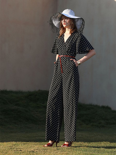 夏季黑色波点连衣裙&连体裤哪款更显气质