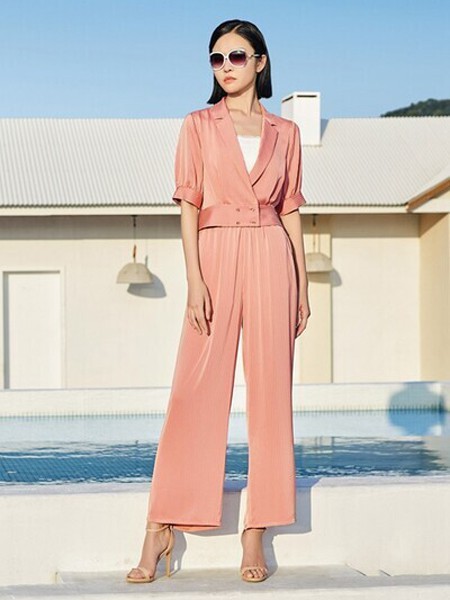 腿粗妹子夏天应该怎么穿 连衣裙怎么样