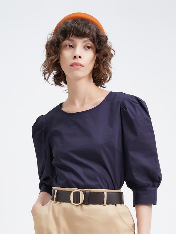 夏天什么颜色的上衣适合搭配棕色半身裙