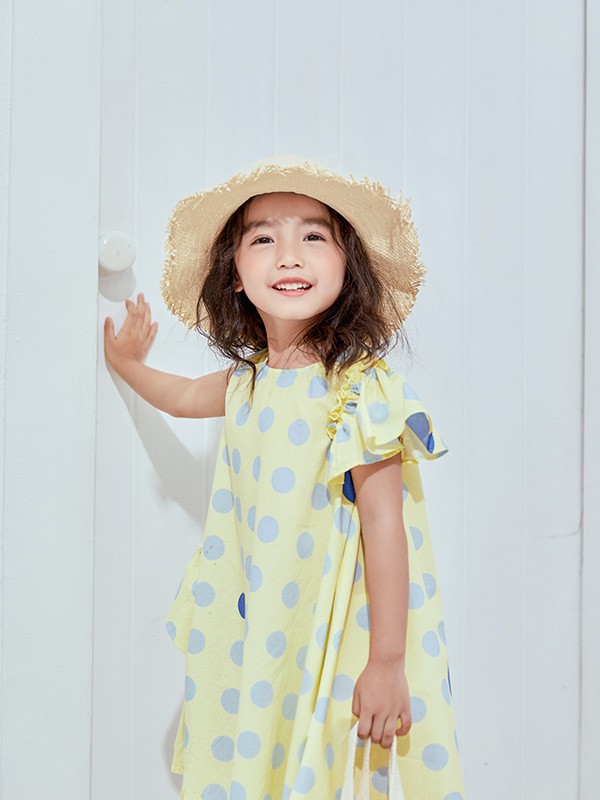 俏皮可爱的夏天连衣裙 个性甜美的小女孩夏季搭配