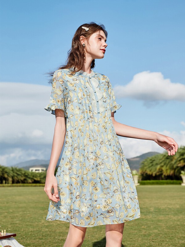 高个子女生适合穿什么裙子 碎花裙怎么穿不土