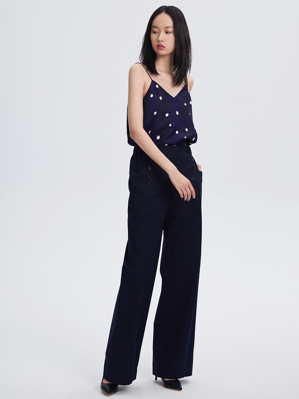 黑色阔腿裤搭配什么上衣好看 针织衫可以吗