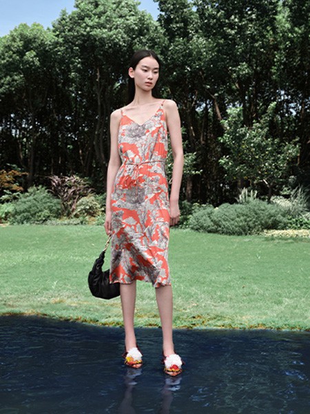 爱丽娜米罗-elenamiro