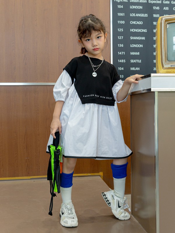 七八岁的小女孩穿衬衫加百褶裙好看吗?小女孩夏季要怎么穿搭