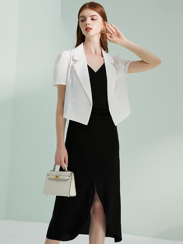 穿短款的小西装要怎么搭配 色短款小西装怎么搭配好看