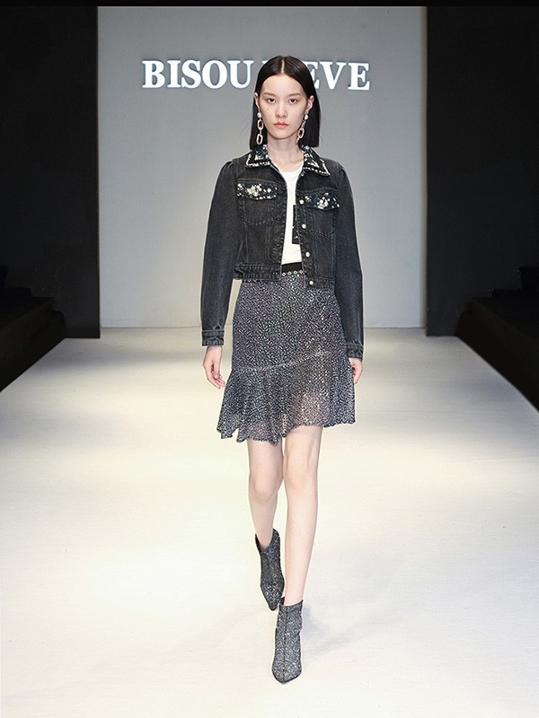 半身裙怎么搭配更加好看 日常穿怎么更舒适