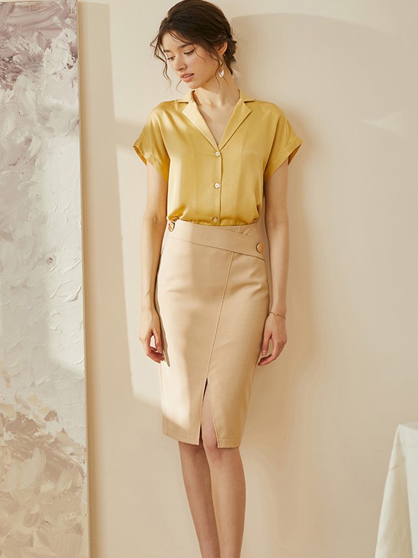 夏天穿黄色上衣适合搭配什么颜色的半身裙