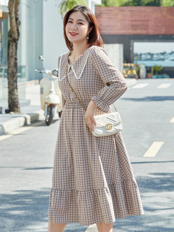 微胖女生适合穿格子连衣裙吗 什么款式更清新减龄