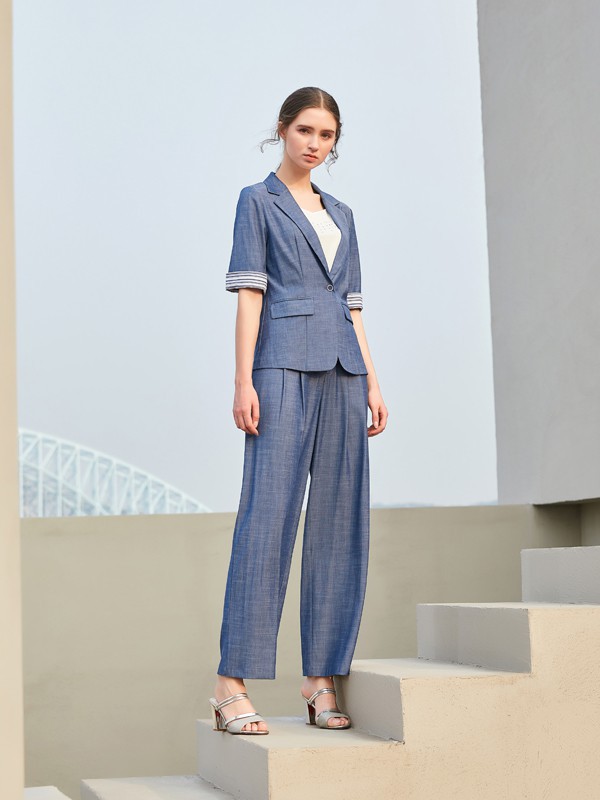 牛仔元素要怎么搭配? 职场上穿牛仔单品合适吗