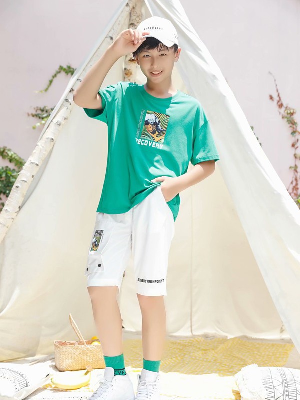 青少年小孩夏天穿什么衣服比较好? 夏天的衣服选择什么颜色比较清新