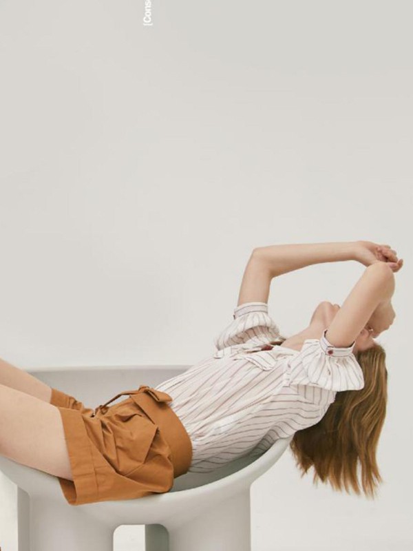 印花衬衫和条纹衬衫哪款更好看 适合搭配什么裤子