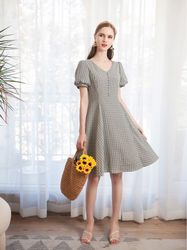 什么样的连衣裙更减龄?